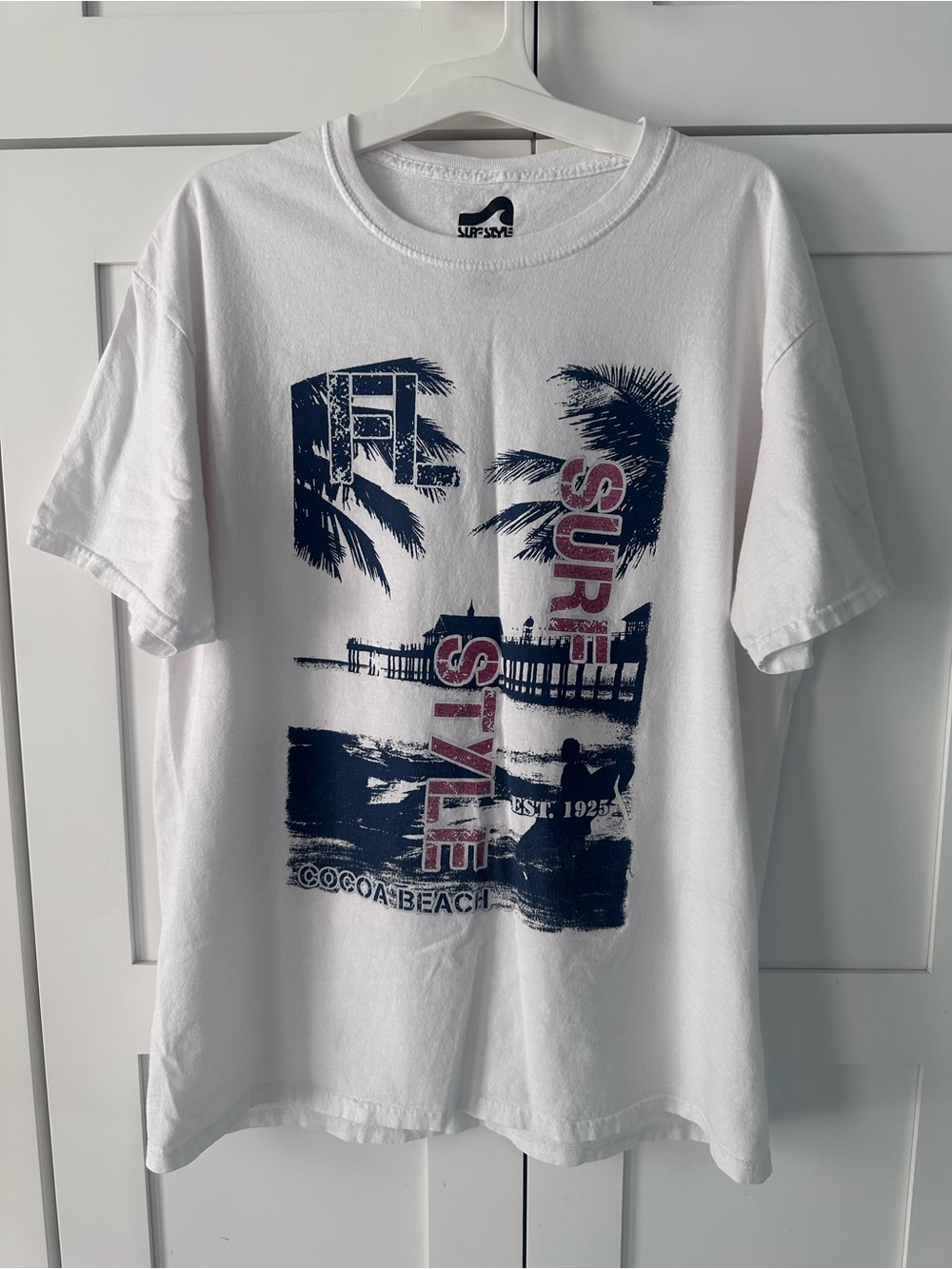 Surf Style White Graphic Tee with Navy and Red Print